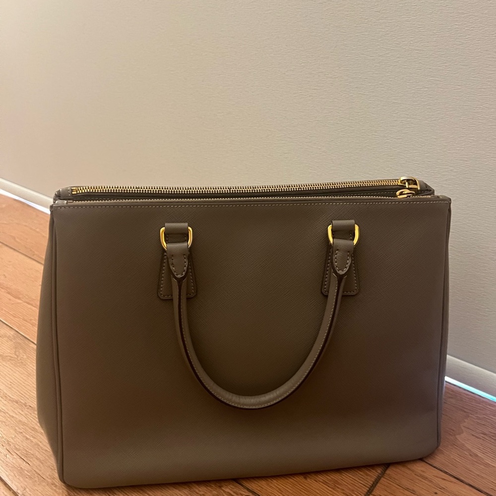 Prada Saffiano Double zip Lux in Argilla + Strap, Authenticity Card Style#BN2274 - Picture 5 of 16